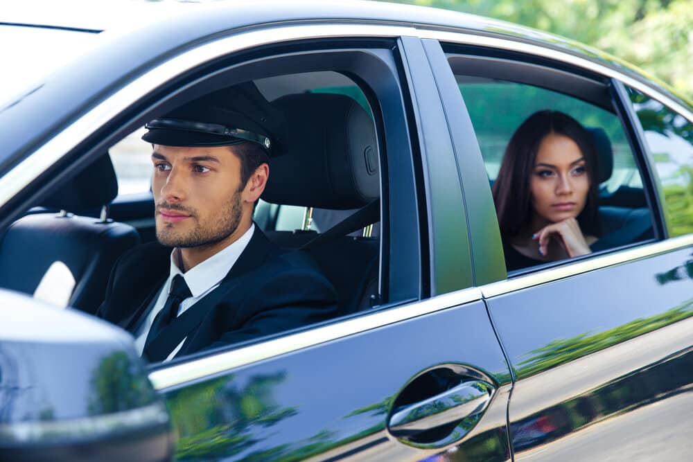 Location voiture avec chauffeur : des offres par centaines en ligne !