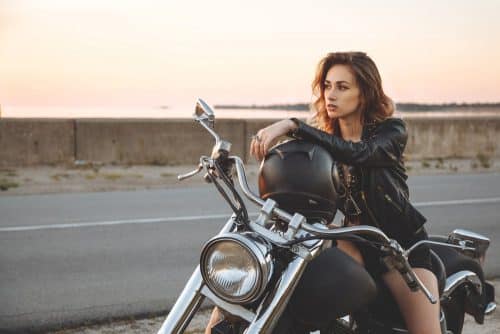 Homme libertin, n’aime pas la moto, mais veut draguer une motarde