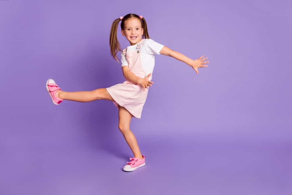 Trouver une robe et des chaussures assorties pour enfant